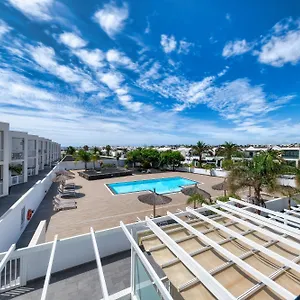 https://monarca-house-senator.in-canary-islands.com
